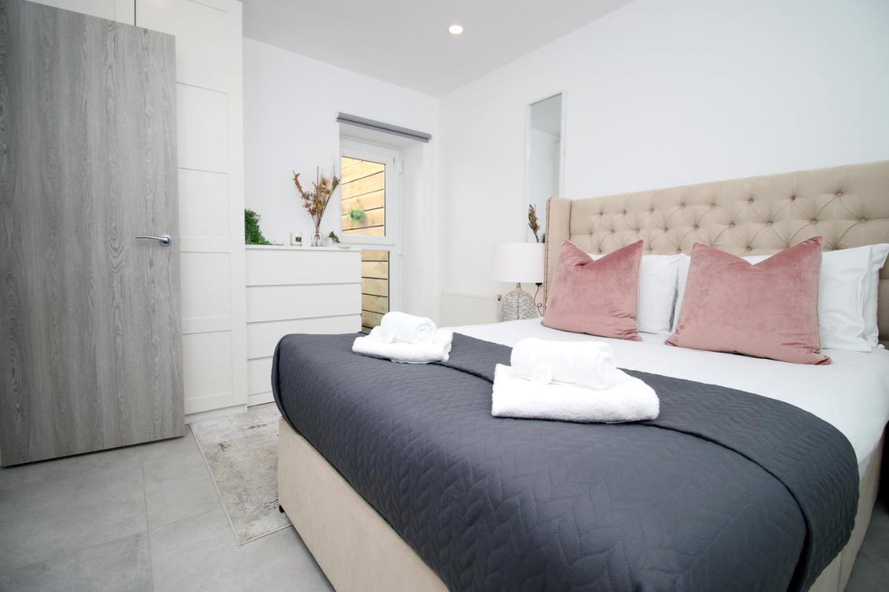 New Spacious 2 Bed Getaway - Private Courtyard! - Underfloor Heating Cardiff Ngoại thất bức ảnh