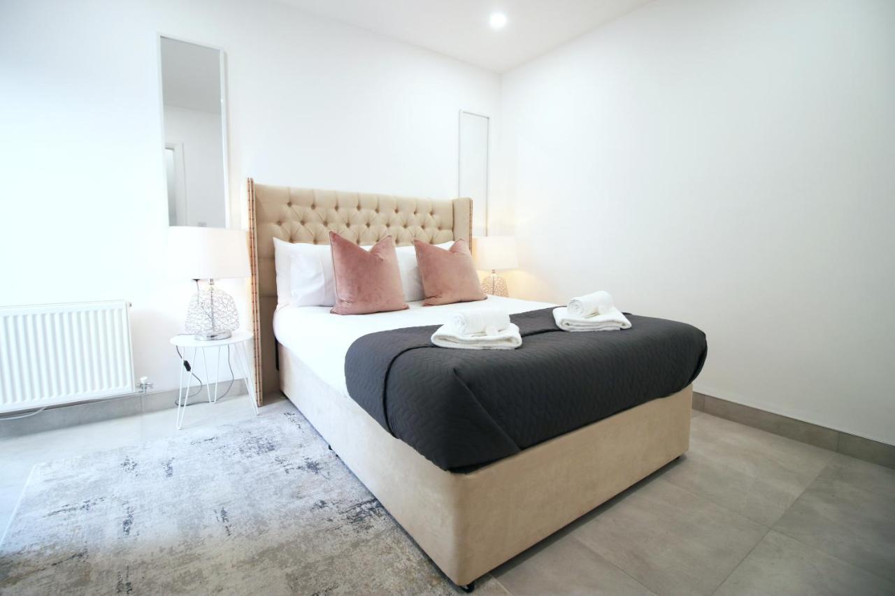 New Spacious 2 Bed Getaway - Private Courtyard! - Underfloor Heating Cardiff Ngoại thất bức ảnh