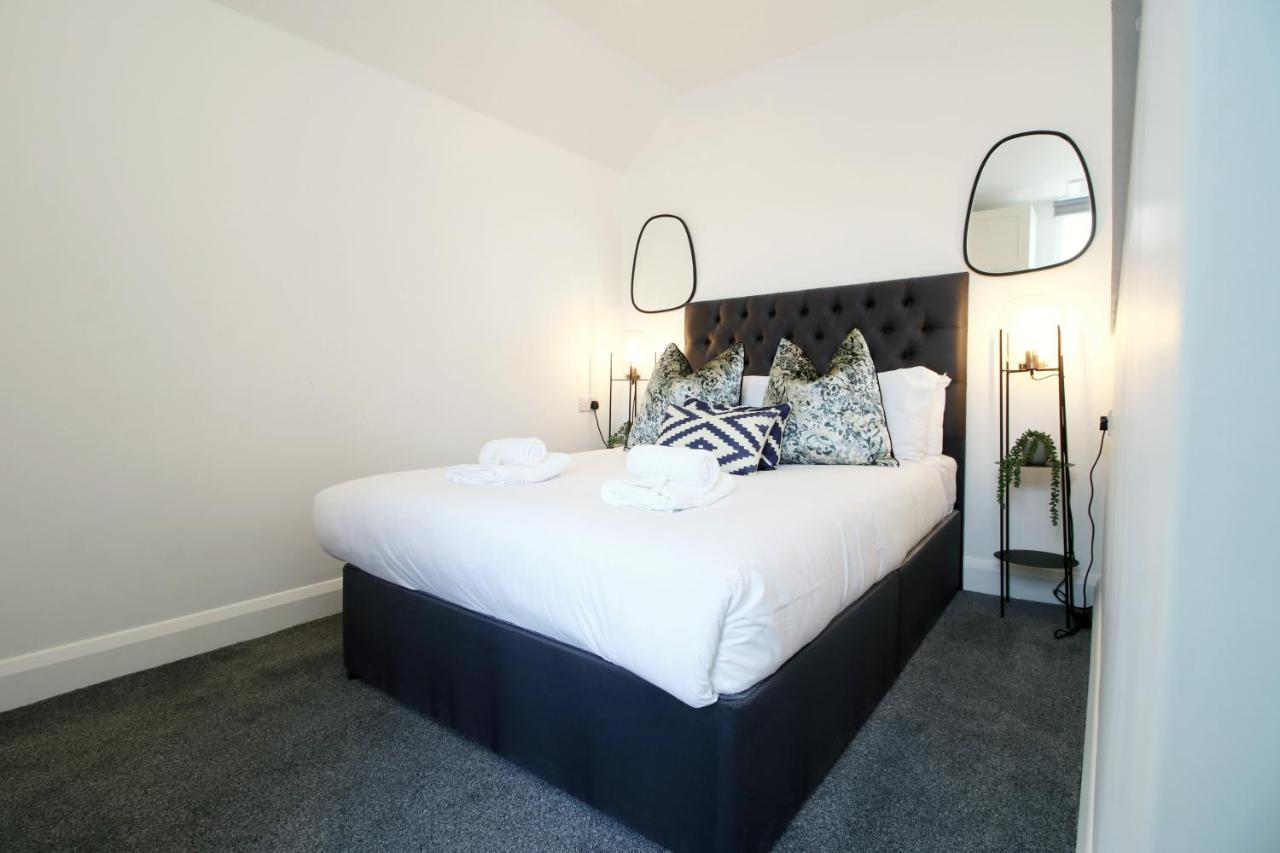 New Spacious 2 Bed Getaway - Private Courtyard! - Underfloor Heating Cardiff Ngoại thất bức ảnh