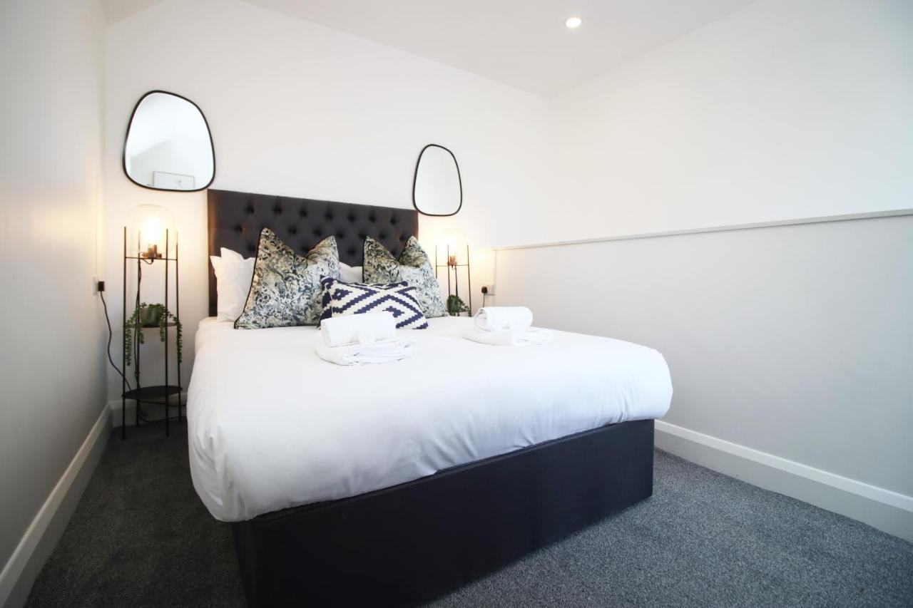 New Spacious 2 Bed Getaway - Private Courtyard! - Underfloor Heating Cardiff Ngoại thất bức ảnh