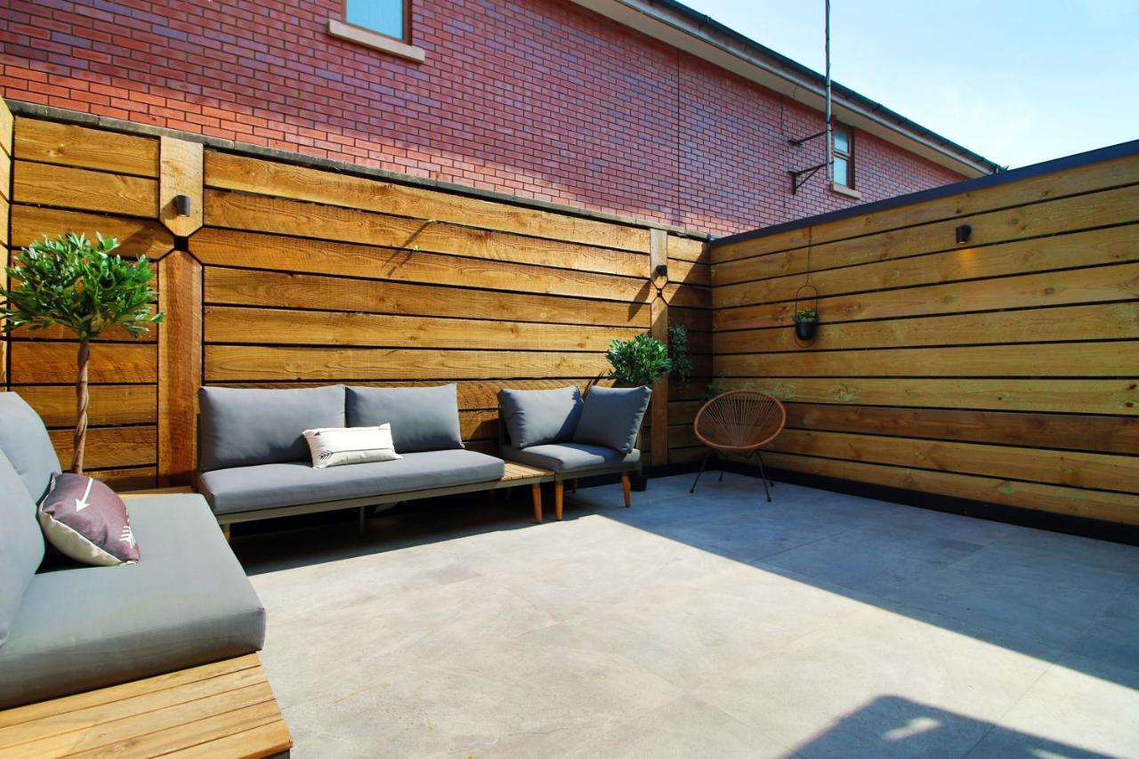 New Spacious 2 Bed Getaway - Private Courtyard! - Underfloor Heating Cardiff Ngoại thất bức ảnh