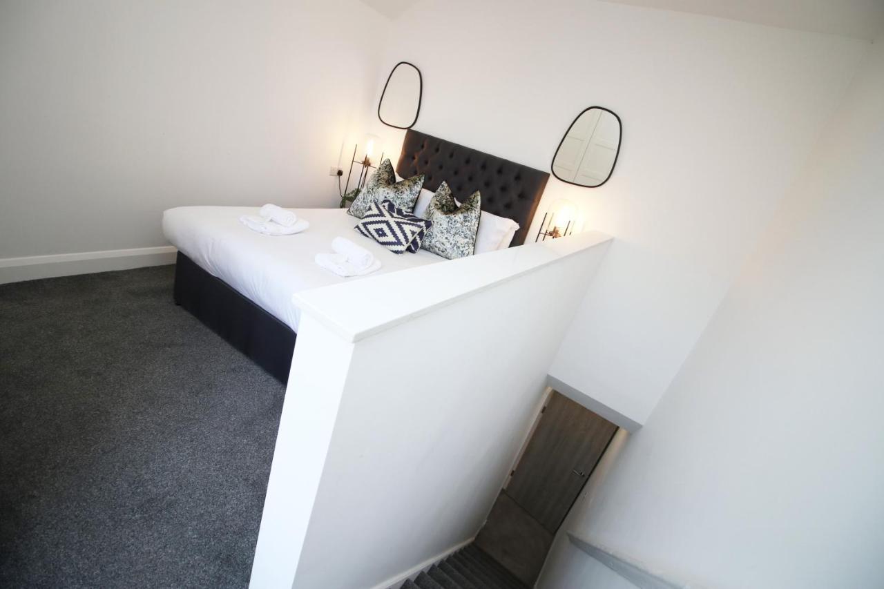 New Spacious 2 Bed Getaway - Private Courtyard! - Underfloor Heating Cardiff Ngoại thất bức ảnh